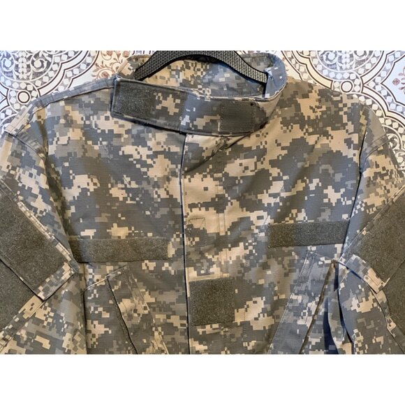 Military Digital Camo Jacket With Velcro Closures 39R - Picture 4 of 12